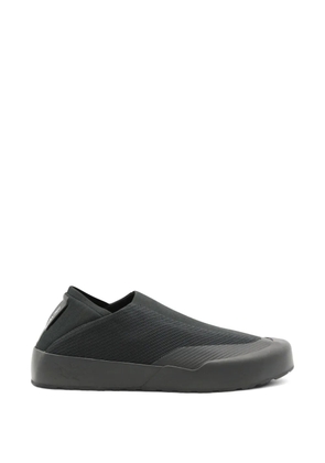 Arc'teryx mesh-panelled slip-on sneakers - Black