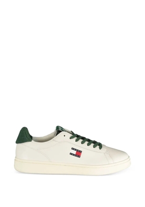 Tommy Hilfiger logo-patch sneakers - White