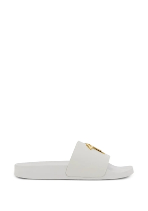 Giuseppe Zanotti logo-plaque slides - White