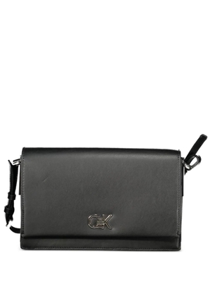 Calvin Klein logo-plaque shoulder bag - Black