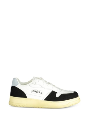 Gaelle panelled low top sneakers - White