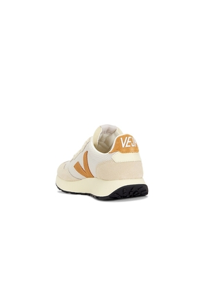 Veja Paulistana Sneaker in Beige. Size 38. Also in 36.