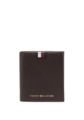 Tommy Hilfiger logo-stamp leather wallet - Brown