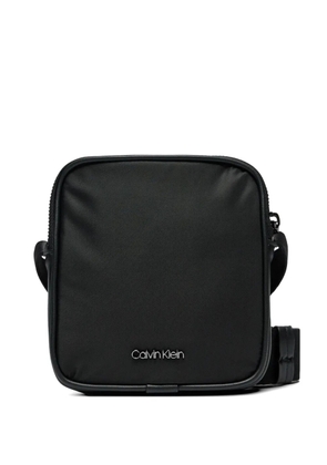 Calvin Klein logo-lettering messenger bag - Black