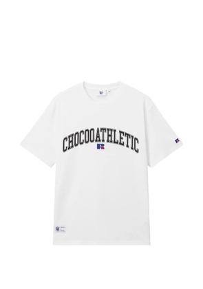 CHOCOOLATE logo-print short-sleeve T-shirt - White