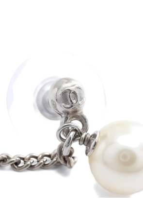 CHANEL Pre-Owned 1986-1988 Coco Mark faux-pearl earrings - Silver