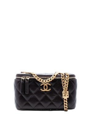 CHANEL Pre-Owned 2021-2025 Small Quilted Lambskin Pillow Crush Case with Chain vanity bag - Purple