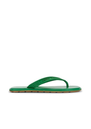 Bottega Veneta Sandal Matt Rubber Nappa in Grass Green - Green. Size 42 (also in 41, 44, 45).