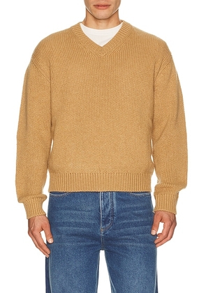 Bottega Veneta Cashmere Off Gauge V Neck Sweater in Camel - Brown. Size L (also in ).