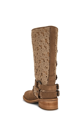 Steve Madden Rocky Floral Boots in Brown. Size 5.5. Also in 6, 6.5, 7, 7.5, 8, 8.5, 9, 9.5, 10.