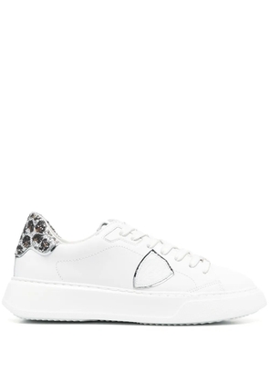 Philippe Model Paris logo-patch low-top sneakers - White