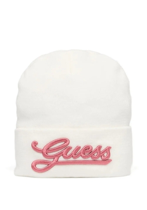 GUESS USA logo-patch beanie hat - White