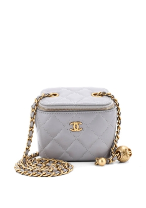 CHANEL Pre-Owned Pearl Crush Vanity Case with Chain Quilted Lambskin Mini clutch bag - Grey