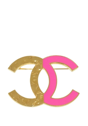 CHANEL Pre-Owned 2024 CC Gold Plated Enamel Bicolor Pin Brooch costume brooch - Pink