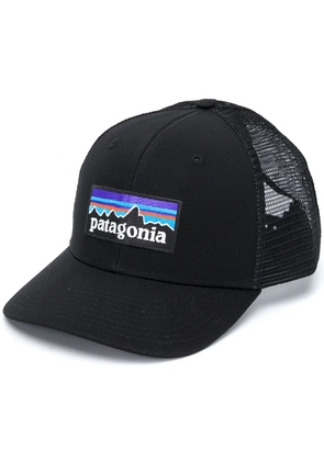 Patagonia P-6 Logo Trucker hat - Black