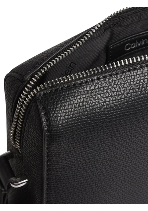 Calvin Klein textured logo-plaque messenger bag - Black