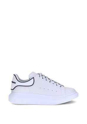 Alexander McQueen piped-trim sneakers - White