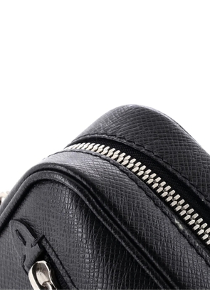 Louis Vuitton Pre-Owned Kasai Taiga Leather clutch bag - Black