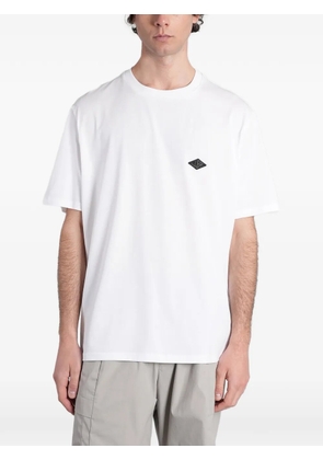 Low Brand B240 logo-patch T-shirt - White