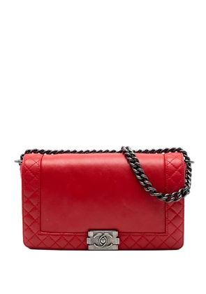 CHANEL Pre-Owned 2013-2014 Old Medium Calfskin Boy Reverso Flap crossbody bag - Red