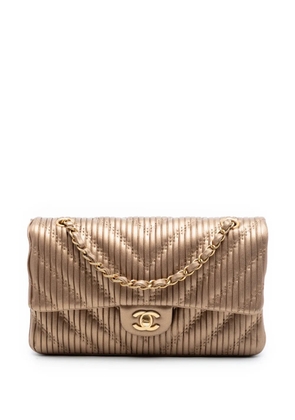 CHANEL Pre-Owned 2018 Medium Classic Chevron Calfskin Pleated Double Flap shoulder bag - Brown