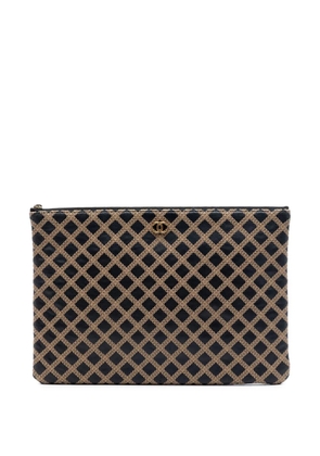 CHANEL Pre-Owned 2015-2016 Large Quilted Lambskin Cross Stitch O Case clutch bag - Brown