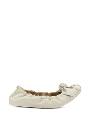 Ferragamo bow-detail ruched ballet flats - Neutrals