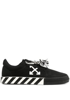Off-White Vulcanized low-top sneakers - Black