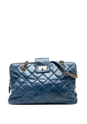 CHANEL Pre-Owned 2011 Quilted Aged Calfskin Reissue 2.55 tote bag - Blue