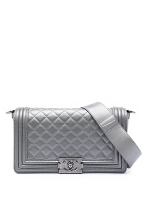 CHANEL Pre-Owned 2012 Old Medium Quilted Lambskin Boy Flap crossbody bag - Grey