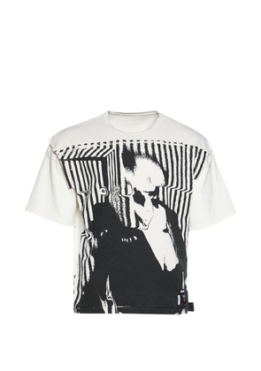 RIVINGTON ROI REBIS Moda Apocrypha graphic-print T-shirt - White