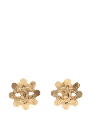 CHANEL Pre-Owned 2004 CC Gold Plated Flower Clip On Earrings costume earrings