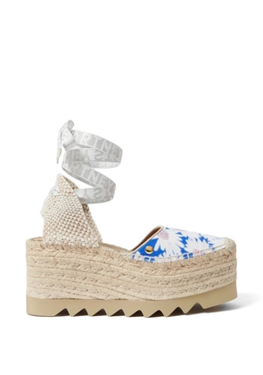 Stella McCartney Gaia daisy-print platform espadrilles - Blue
