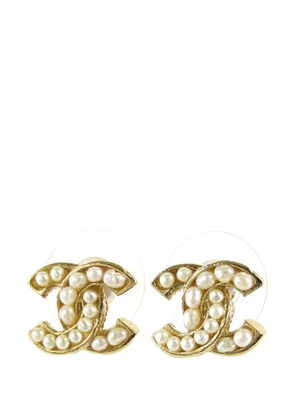 CHANEL Pre-Owned 2015 CC Gold Plated Faux Pearl Push Back Earrings costume earrings