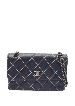 CHANEL Pre-Owned 2000-2002 CC Calfskin Wild Stitch Flap shoulder bag - Black