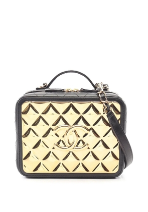 CHANEL Pre-Owned 2021-2026 Medium Lambskin Golden Plate Vanity Case satchel - Black
