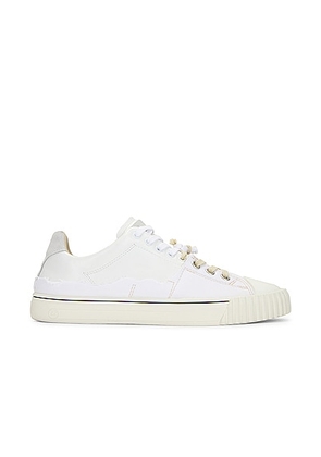 Maison Margiela New Evolution Low Sneaker in White & Off White - White. Size 43 (also in 41).
