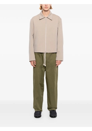 Officine Generale drawstring-waistband patch-pocket trousers - Green