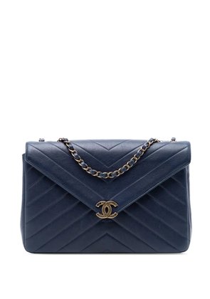 CHANEL Pre-Owned 2016-2017 Medium Chevron Calfskin Coco Envelope Flap crossbody bag - Blue