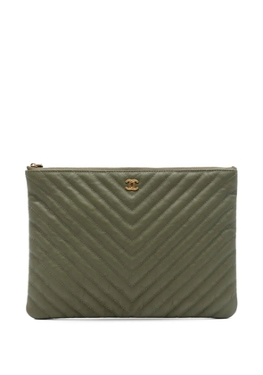 CHANEL Pre-Owned 2016-2017 Medium Chevron Calfskin O Case clutch bag - Brown