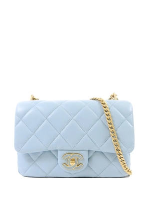 CHANEL Pre-Owned quilted lambskin shoulder bag - Blue