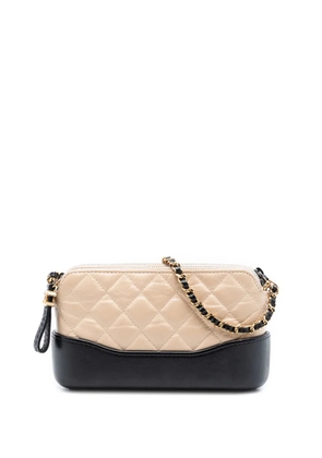 CHANEL Pre-Owned 2018 Bicolor Aged Calfskin Gabrielle Double Zip Clutch with Chain crossbody bag - Black
