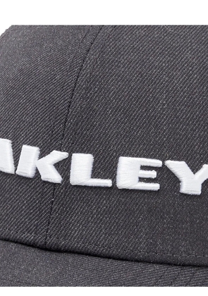 Oakley x New Era 9FORTY logo-embroidered cap - Grey