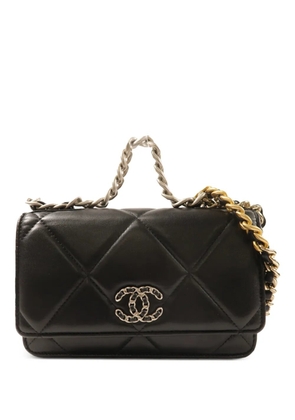 CHANEL Pre-Owned 19 diamond quilting shoulder bag - Black