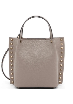 Valentino Garavani Rockstud small shopping bag in grainy calfskin - Neutrals