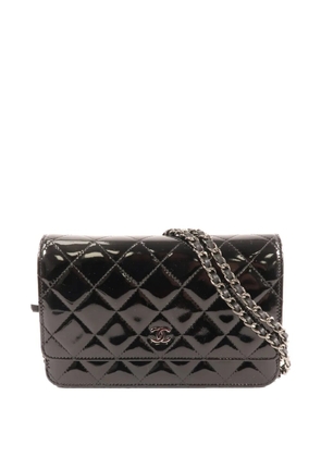 CHANEL Pre-Owned WOC patent-finish shoulder bag - Black
