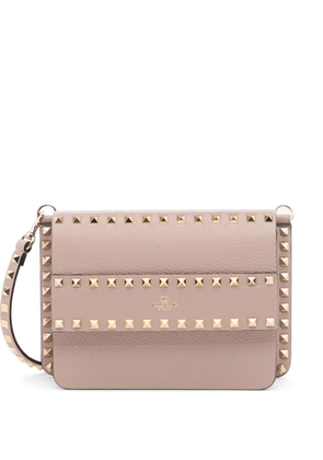 Valentino Garavani Rockstud small shoulder bag in grainy calfskin - Pink