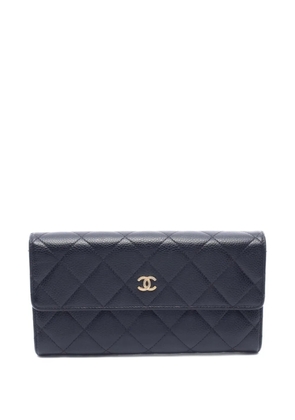 CHANEL Pre-Owned 2015–2016 Matelassé Caviar leather wallet - Black