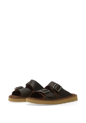 Clarks buckle-fastening leather sandals - Brown