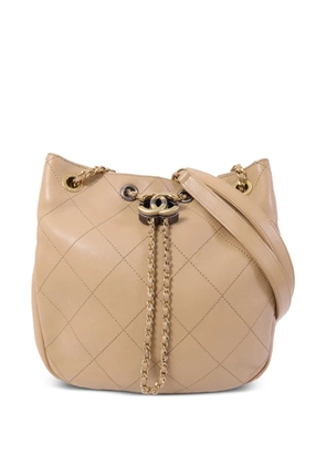 CHANEL Pre-Owned Egyptian Amulet CC bucket bag - Neutrals